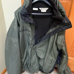 Columbia Jacket - dark green mens. Removable inner fleece jacket